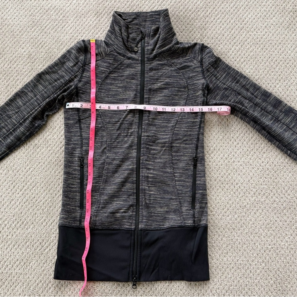 Lululemon Nice Asana Jacket in Wee Are From Space Black Cashew / Black Size 6
